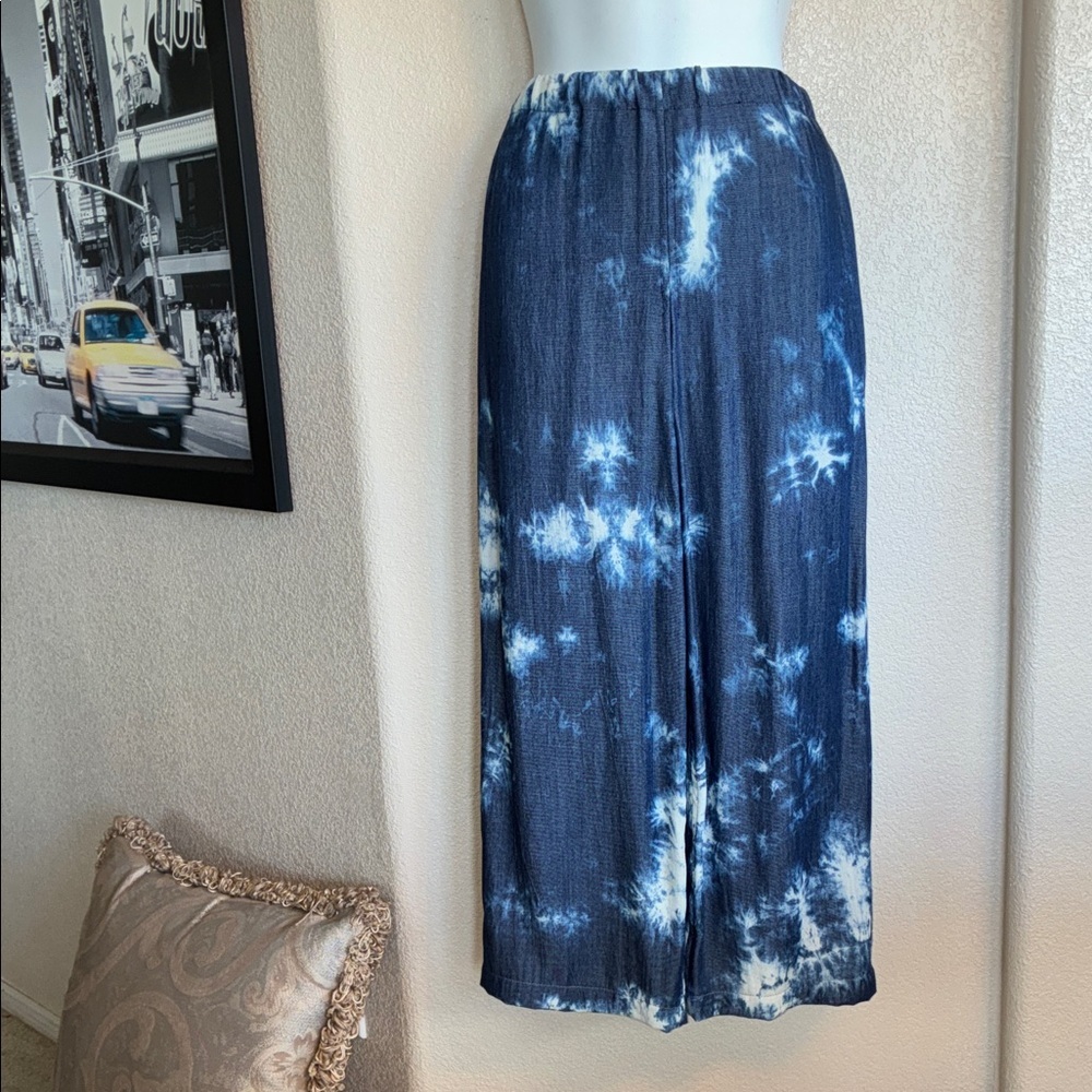 Blue Tie-Dye Set: Peplum Top & Wide Leg Capri Pants. M - Picture 6 of 17